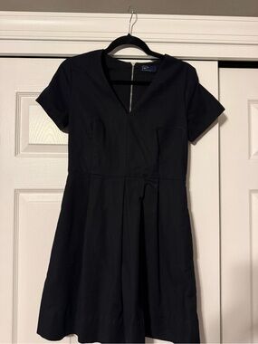 GAP Black Short-Sleeve V-Neck Mini Dress